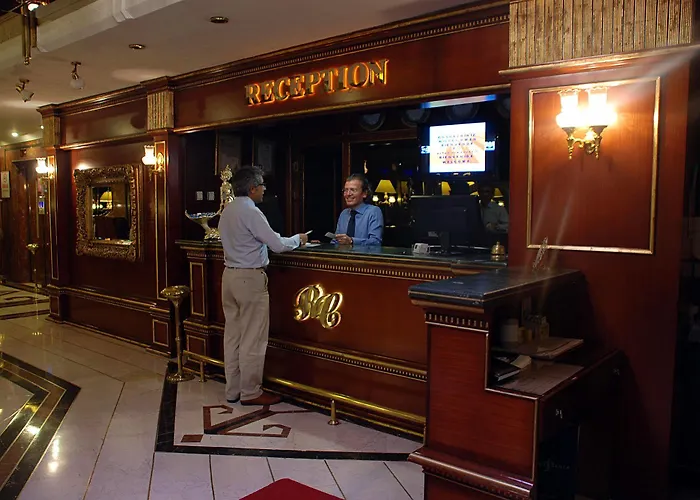 Royal Carine Hotell 4*