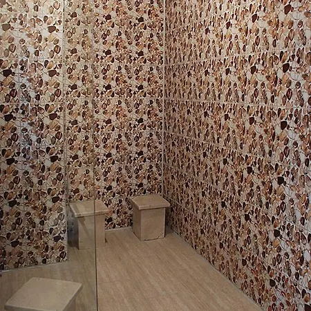 Hotel Royal Carine 4*