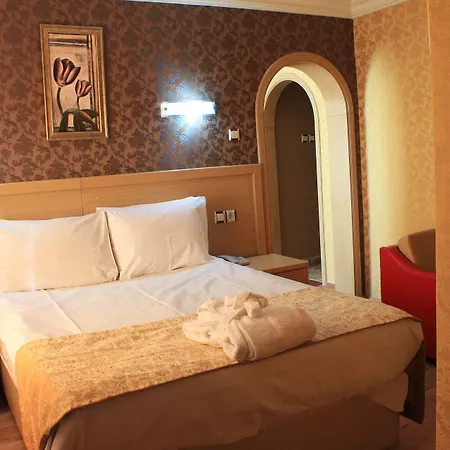 Royal Carine Hotel