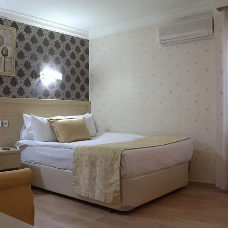 Royal Carine Hotel