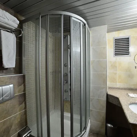 Hotel Royal Carine 4*