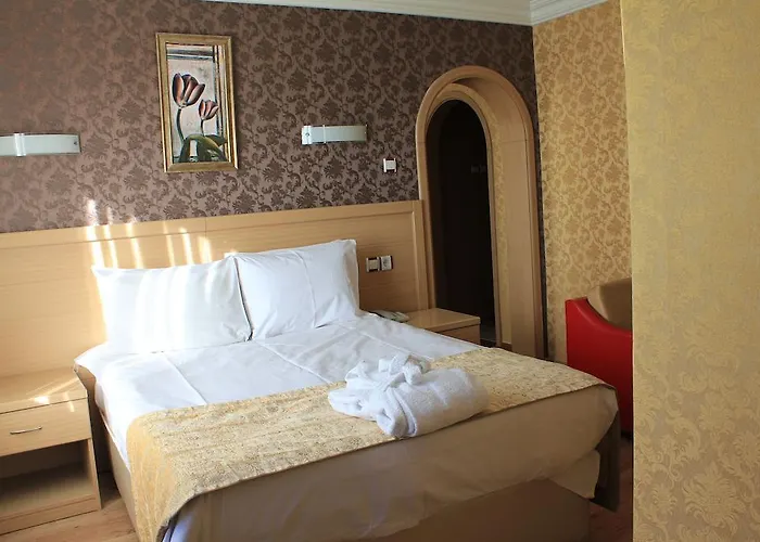Royal Carine Hotel 4*