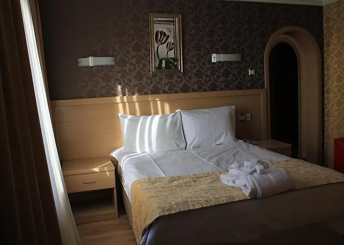 Royal Carine Hotel 4*