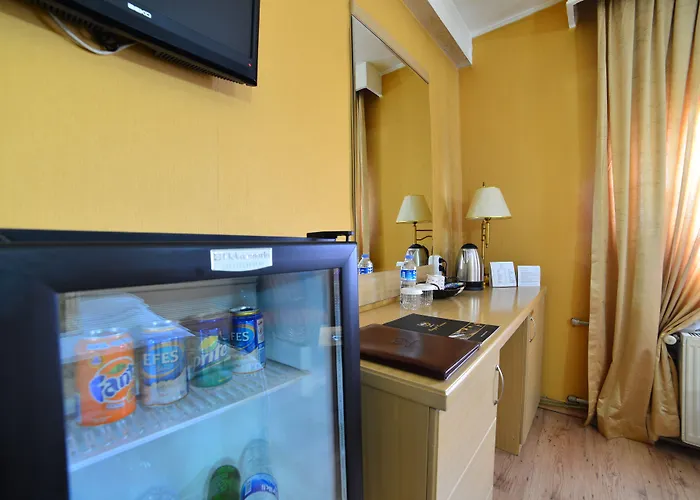 Royal Carine Hotel 4*