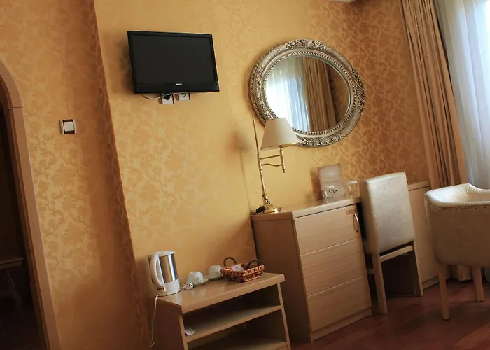 Royal Carine Hotel 4*