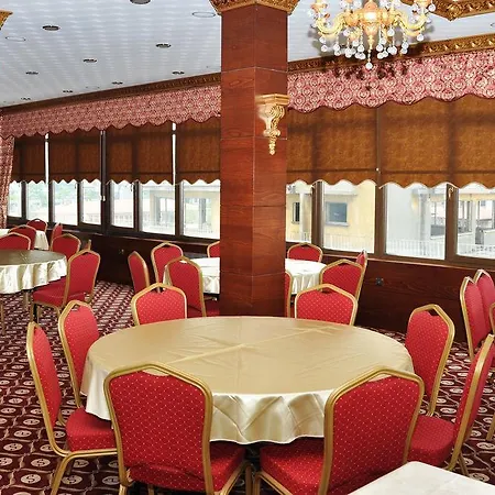Royal Carine Hotel